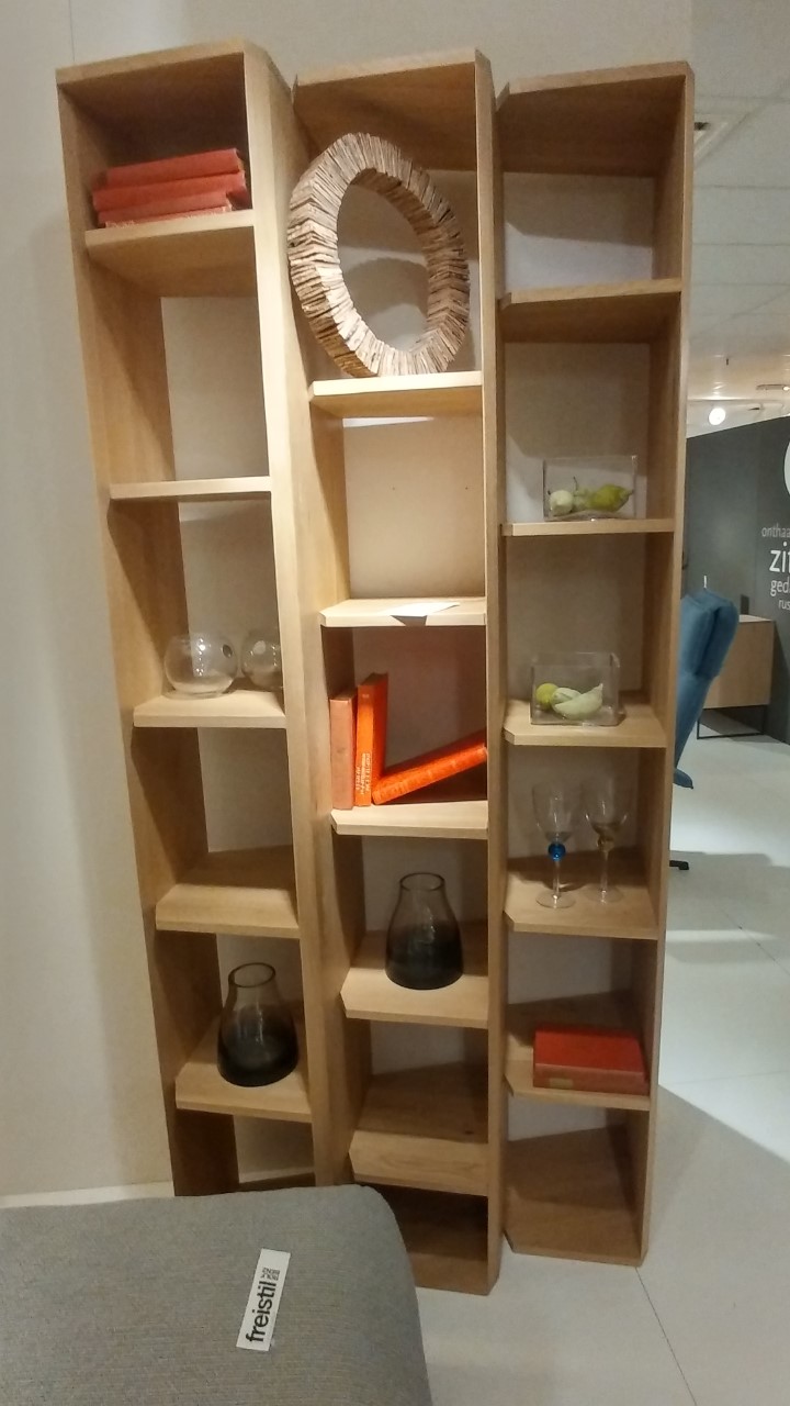 Ethnicraft boekenkast Stairs rack